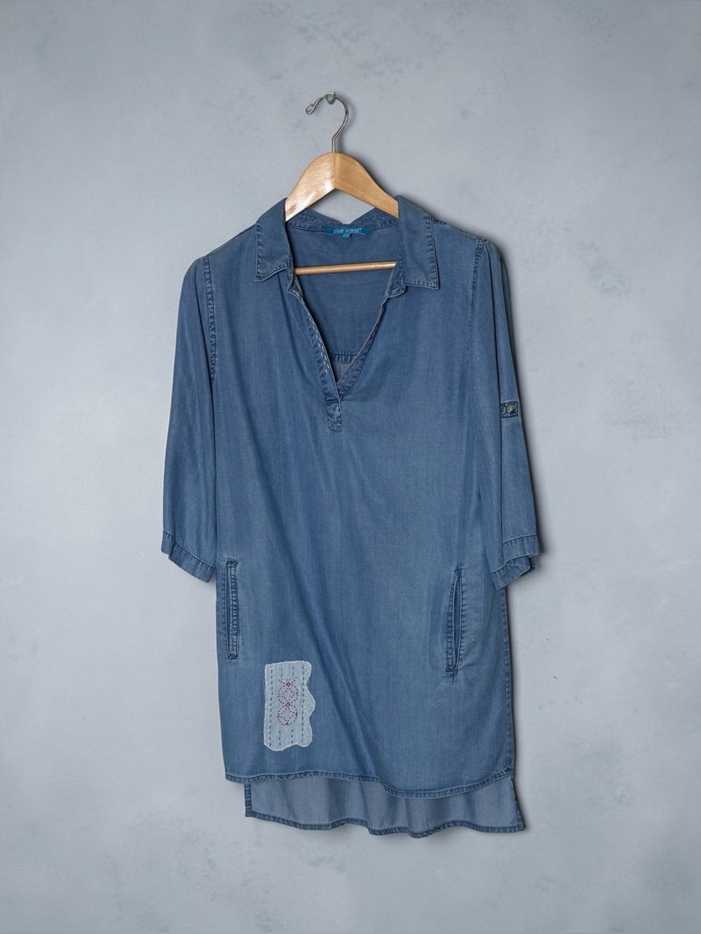 Blue Island Light Wash Denim Shift Dress With Hand Embroidery Accents, Size Med